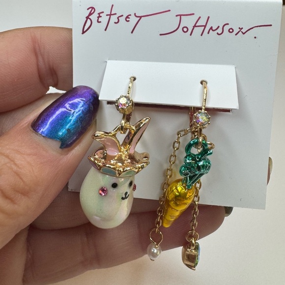 Betsey Johnson Easter Mismatched Earrings. Bunny and Carrot. - Picture 5 of 6